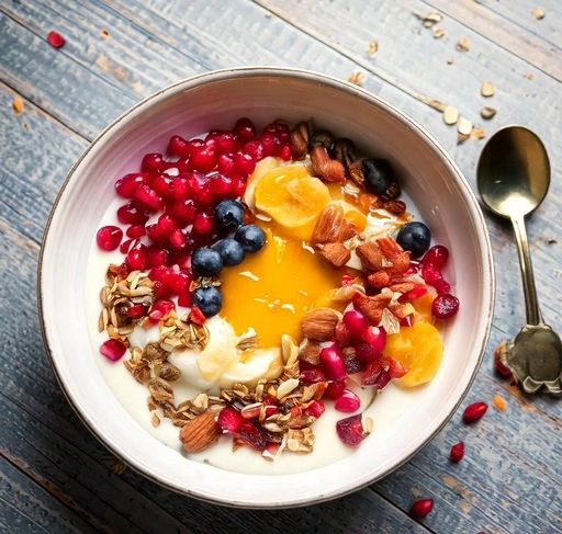 protein greek yogurt breakfast bowl picture